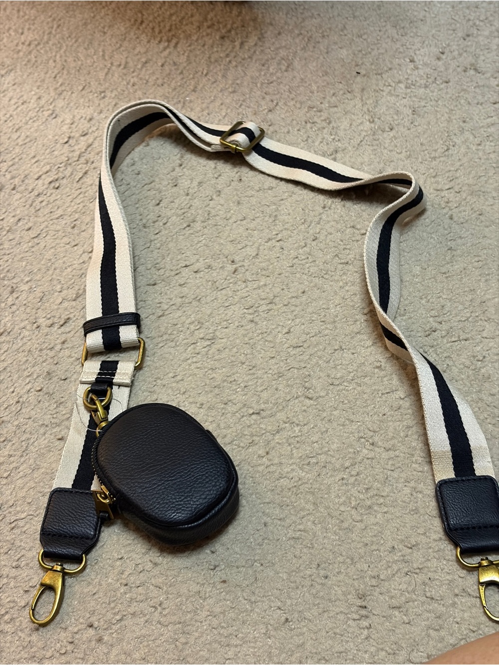 TARGET UNIVERSAL THREAD Adjustable Black Leather Coin Pouch Crossbody Strap